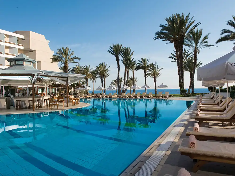 PIONEER BEACH HOTEL