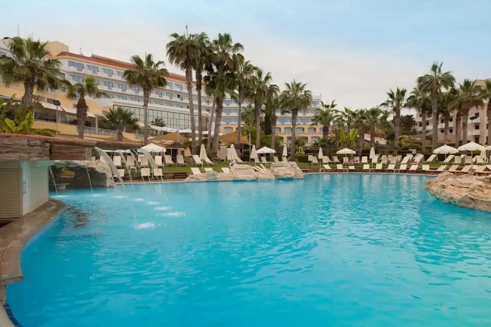 ST GEORGE HOTEL